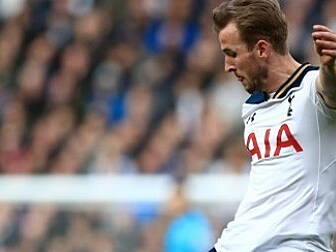 Harry Kane back in training af...